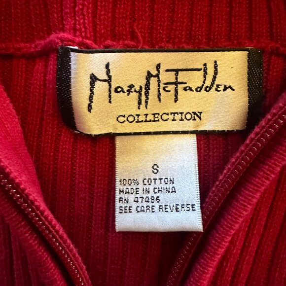Mary McFadden Collection Red Ribbed Full Zip Sweater With Fold-Over Collar - Picture 3 of 5